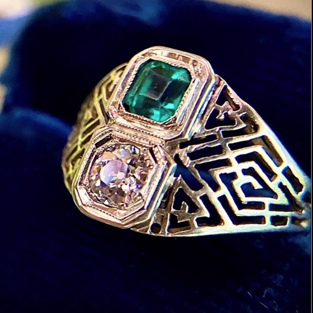 RARE Estate Ring! Solid Gold OLD European Cut Diamond and Green Emerald ring - Picture 9 of 15